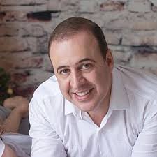 Agende uma consulta com Dr. DANIEL MATTOS, Médico oftalmologista em Bauru