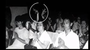 Shutter is a 2004 thai horror film by banjong pisanthanakun and parkpoom wongpoom. Photos Reveal Queerness In Thai Comedy Global Queer Cinema