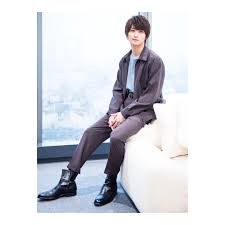 on instagram 顔小っっさ 横浜流星 横浜流星好きな人と繋がりたい 横浜流星 顔 芸能人