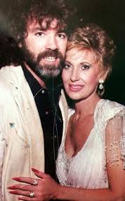 July 6, 1978 Tammy Wynette married songwriter George Richey at her home in  Jupiter Beach, Florida. This was the singers fifth marrage and saw Richey  becoming her manager throughout much of the 1980s.