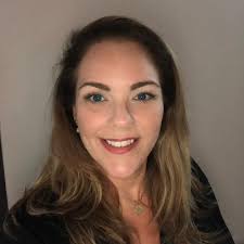 Meet Aurora Roque, Customer Care Representative with Oracle Puerto Rico for  the past 15 years. She loves to sing and write essays about love and life.  She describes her career at Oracle