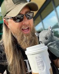 Thinking of going to the Vampire Cafe. Is it a good choice? Any reviews?