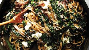 Humboldt fog is a goat's milk cheese delivered by cypress grove chevre, of arcata, california, in humboldt county. Kale Caramelised Onion Goat S Cheese Fettuccine Pasta Recipes Sbs Food