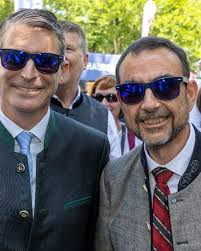 Beste Stimmung bei bestem Wetter: Eröffnung der 74. Allgäuer Festwoche im  wunderschönen Kempten durch Ministerpräsident @markus.soeder. Die Festwoche  ist DIE Leistungsschau meiner Allgäuer Heimat und unter den Top Ten der  Verbrauchermessen in