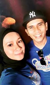 Lebih tiga dasawarsa bergelumang dalam seni lakonan, pemilik nama lengkap nasrizal ngasri, 41, membuktikan kecintaan dan keluhuran ilmu terhadap seni yang menjadi periuk nasi, akan tetap membuahkan hasil. Terkej0t Tengok Anak Anak Bell Dah Besar Isterinya Pun Cantik Sangat Berita Kopak Media