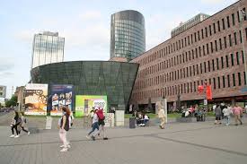 Check out his latest detailed stats including goals, assists, strengths & weaknesses and match ratings. Robin Gosens Tragt Sich Ins Goldene Buch Der Stadt Emmerich Ein Sympathie Trager Auf Heimatbesuch Boxenstopp Vor Der Fussball Em Emmerich Am Rhein