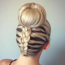 It gets its name from the fact that the bun is shaped and structured around a regular tube sock, which is formed into a donut shape. 20 Volume Boosting Sock Buns You Ll Love To Try