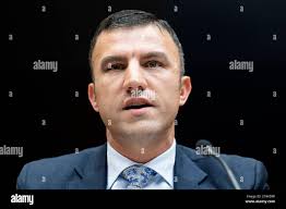 1 023 jpg hi-res stock photography and images