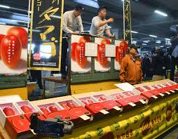 Last year they were sold at ₹2.70 lakh per kg in the international market. Pair Of Mangoes Goes For Record 4 488 Yen At First Auction