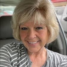 Wanda Cowan's Instagram, Twitter & Facebook