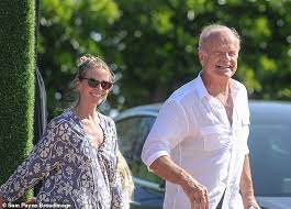 Kelsey grammer just teased a 'frasier' reboot with very familiar faces. Kelsey Grammer 66 Beams With Joy As He Enjoys Quality Family Time Latest Celebrity News