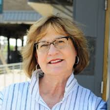 Diane Stang's Instagram, Twitter & Facebook