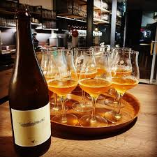 Ein Aussergewohnliches Bier Das Wir Von Einer Freundin Danke Ninacolada 96 Zur Eroffnung Geschenkt Bekommen Haben Gestern Habe In 2020 Bierverkostung Bier Schenken
