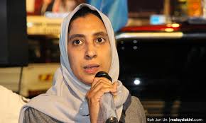 Latheefa: What language did Thomas speak in when PAS hired him?