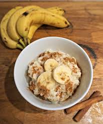 Mit Reis Oder Hafer Drink Ist Das Rezept Vegan Gebackener Milchreis Mit Zimt Und Banane Milchreis Milchreis Rezept Milchreis Kochen