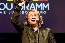 Lou Gramm of Foreigner Has Let Go of Issues with Band and Is Rejoining Them  on Tour