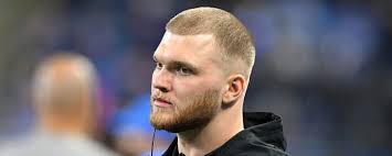 Aidan Hutchinson: Breaking News, Rumors & Highlights