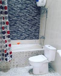 Kamar mandi bernuansa alam memang sangat cocok bagi anda. Renovasik