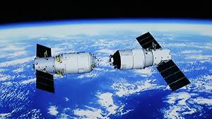 Teile einer chinesischen rakete sind in den indischen ozean gestürzt. China Raumstation Sturzt Ab Gefahr Aus Dem All Wetternews Wetteronline