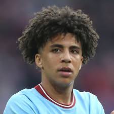 Kyle Walker sends advice to Man City teammate Rico Lewis amid breakthrough  season