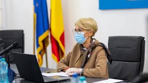 Raluca turcan afirmă că foarte mulți angajați din sistemul public cumulează pensia cu salariul deși au vârste înaintate. Raluca Turcan Este Imposibil Pentru Guvern SÄƒ Asigure MÄƒÈ™ti De ProtecÈ›ie Pentru ToÈ›i Copiii È™i Profesorii