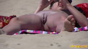 Video erotici su una spiaggia di nudiste