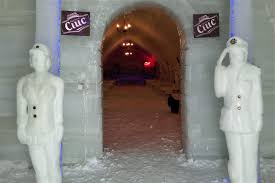 Intrarea in hotel costa 8 lei pentru adulti si 4 lei pentru copii. O Zi La Hotelul De GheaÈÄ De La Balea Lac Calatorii De Weekend