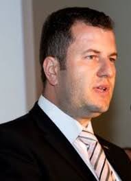 Adam Adrian's Instagram, Twitter & Facebook