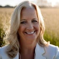 Beth Simpkins's Instagram, Twitter & Facebook