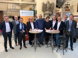 Le Credit Agricole Nord Midi Pyrenees Accompagne Les Buralistes Du Lot De L Aveyron Du Tarn Et Du Tarn Et Garonne Medialot