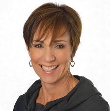 Lori Bacon's Instagram, Twitter & Facebook