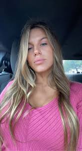 Karol Barnett's Instagram, Twitter & Facebook