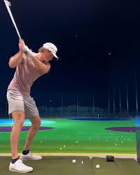 This lad tried for weeks to hit this 'hardest ever' golf trick shot 😮🏌️‍♂️