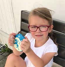 What is the weight and origin of the marble fairy?