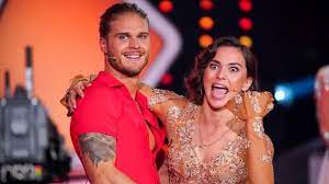 Wer 2020 gewann, wer die jury wann startet let's dance 2021? Let S Dance 2021 Paarungszeit Bei Rtl Er Wickelte Das Publikum Um Den Finger News De