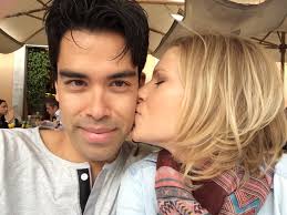 Lee Holloway's Instagram, Twitter & Facebook