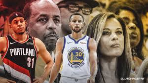 On monday, reports surfaced that sonya curry, the mother of golden states warriors superstar steph curry, had filed for divorce from dell curry after 33 years of marriage. Nba News Dell Sonya Curry Make Their Choice For Warriors Blazers Series