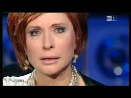 Inizia con queste parole il video della nota conduttrice televisiva, giornalista e opinionista italiana, alda d'eusanio. Alda D Eusanio In Lacrime Ricorda Con Una Poesia Il Marito Morto Domenica In 10 04 Youtube