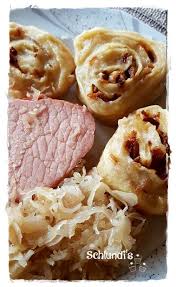 Wickelklosse Mit Sauerkraut Und Rippchen Schlundis Wickelklosse Klosse Lebensmittel Essen