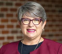 Kimberly Hadley's Instagram, Twitter & Facebook