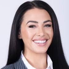 Darrah Smith's Instagram, Twitter & Facebook