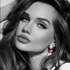 Ivana Poletti's Instagram, Twitter & Facebook