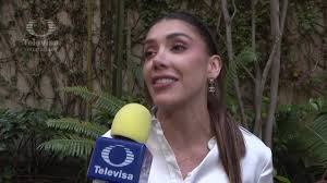 Por qué 'La Barby' Juárez habla así? El trastorno que le impide expresarse  con mayor claridad