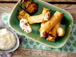 Vom apfelkuchen bis zum becherkuchen finden sie bei uns einfache und schnelle kuchen zum nachbacken. Turkische Rezepte Das Beste Aus Der Landeskuche Lecker