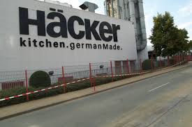 Diese wurde 1965 von horst finkemeier übernommen, der bis heute mit seinem sohn jochen die geschäftsführung innehat. Hacker Kuchen Fokus Auf Hausmessen Und Eurocucina Absage Fur Livingkitchen Mobelmarkt