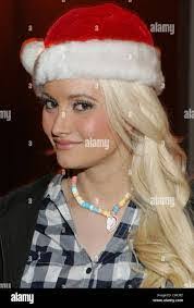 Patsy Bassett's Instagram, Twitter & Facebook