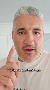 AMATRICIANA 🇮🇹🍝 Just look at that sauce cling to every strand… This is  the real Roman Amatriciana—rich, bold, and packed with flavor from  guanciale and pecorino. One of the simplest yet most