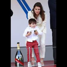 Dieser auftritt war etwas ganz besonderes! Charlotte Casiraghi Endlich Zeigt Sie Babybauch