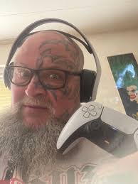 hey, iam a man 52 years old. P. level. 152. i ha a problem, no meny 😂😂. i  can only play zombie libty sorry my spelling, DENMARK  🇩🇰🇩🇰🇩🇰🇩🇰🇩🇰🇩🇰🇩🇰🇩🇰🇩🇰. i need some help,