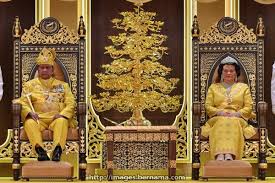 Sultan of johor's mother, enche' besar hajah khalsom abdullah, breathed her last in london on friday. Bernama Kedah Sultan Sultanah Offer Condolences Over Passing Of Johor Sultan S Mother
